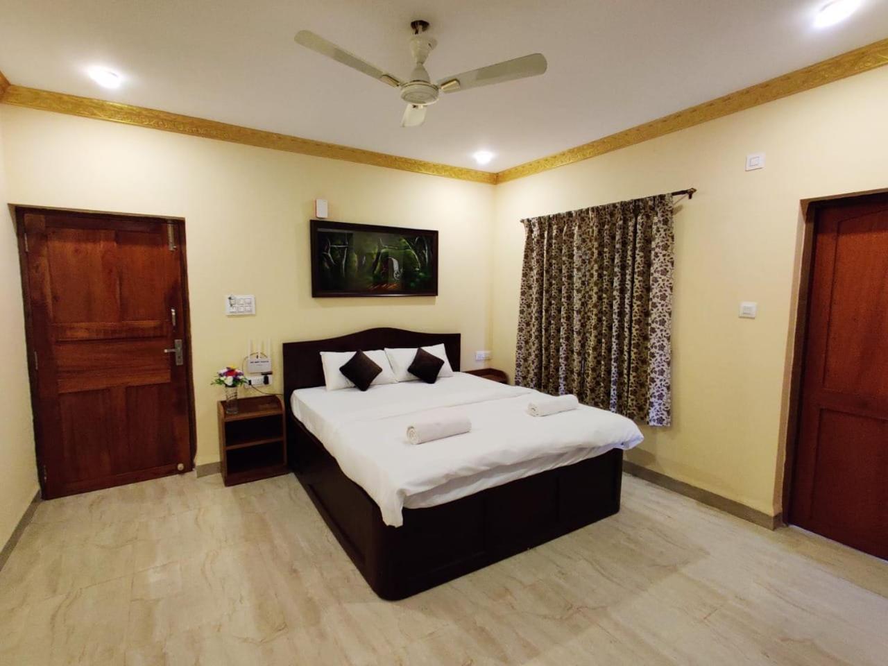 Ena Holiday Inn Calangute Exterior foto