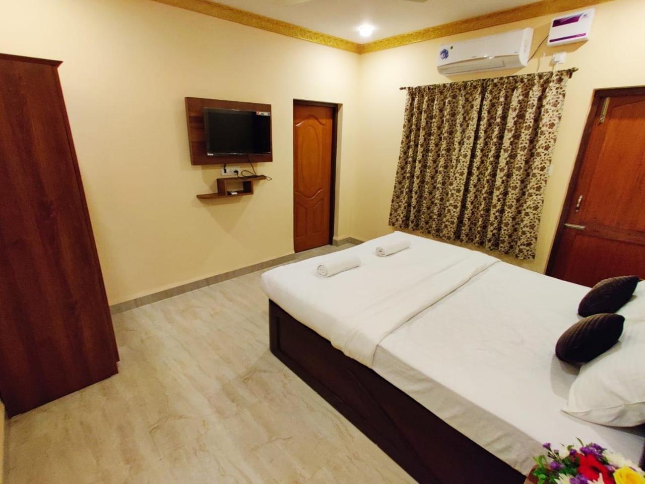 Ena Holiday Inn Calangute Exterior foto